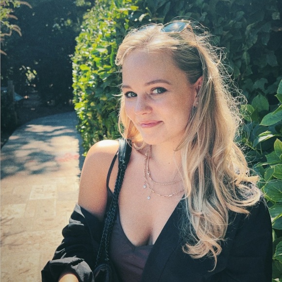 Meet your Posher, Lindsey - Picture 1 of 1